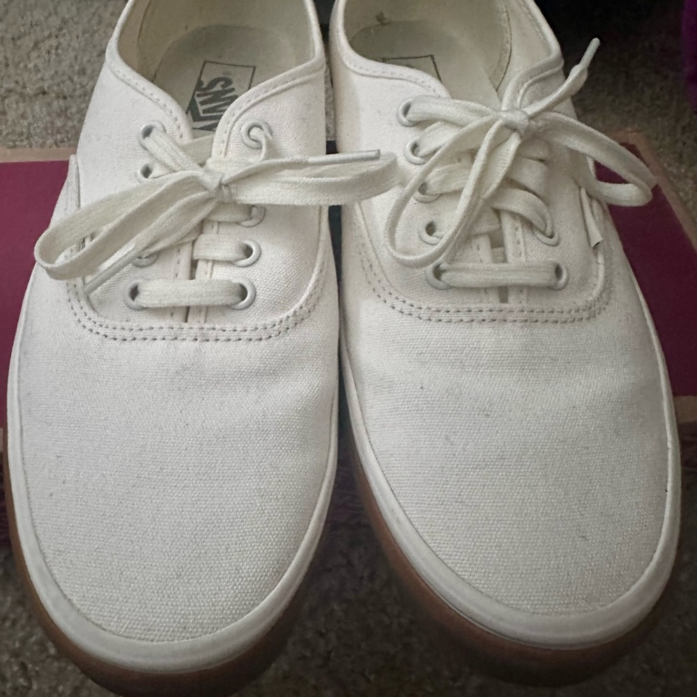 Men’s Vans Shoes, Size 10, Marshmallow and Gum